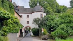 fbfda988-389e-4fea-b81c-213bae14a87b